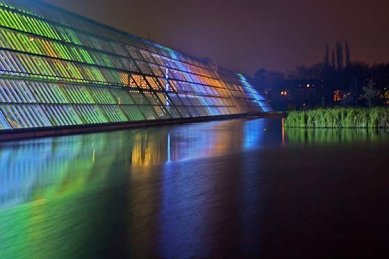 Vědecký park - Neonová instalace amerického umělce Dana Flavina - foto: © Dan Flavin, 1994