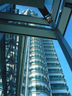 Petronas Twin Towers - foto: © Manfred Leiter, 1997-2005