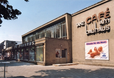 Přestavba Café am Bauhaus na knihovnu Bauhaus - Historický snímek - foto: Reiner Becker Architekten