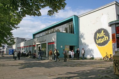 Přestavba Café am Bauhaus na knihovnu Bauhaus - Historický snímek - foto: Reiner Becker Architekten