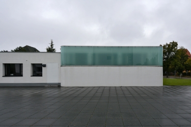 Přestavba Café am Bauhaus na knihovnu Bauhaus - foto: Petr Šmídek, 2014