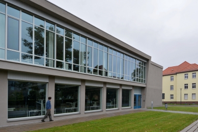 Přestavba Café am Bauhaus na knihovnu Bauhaus - foto: Petr Šmídek, 2014