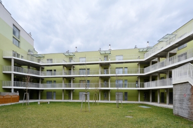 Public Housing Herzberg - foto: Petr Šmídek, 2015