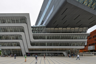 Knihovna a vzdělávací centrum Ekonomické univerzity - foto: Petr Šmídek, 2014