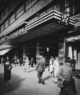 Obchodní dům Wertheim - foto: Architekturmuseum der TU Berlin in der Universitätsbibliothek