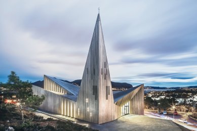 Community Church Knarvik - foto: Hundven-Clements Photography