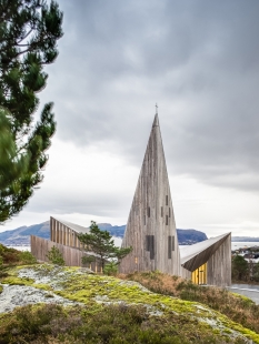 Community Church Knarvik - foto: Hundven-Clements Photography