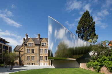 The Investcorp Building - foto: © Luke Hayes 