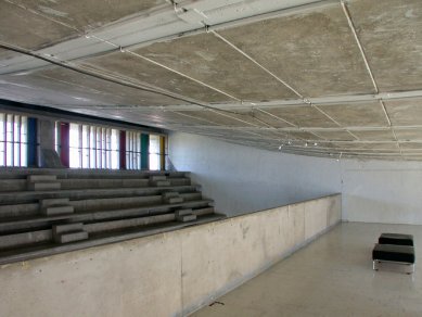 Youth and Culturel Center in Firminy - foto: Petr Šmídek, 2003