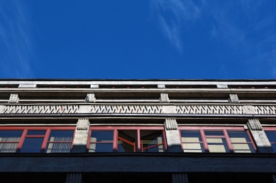 Obchodní dům na Junkernstrasse - foto: Petr Šmídek, 2014