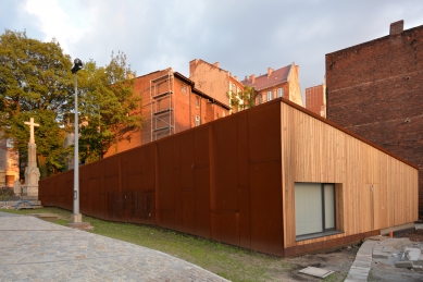 Cultural-Educational Center and Rosary Garden at the St. Hyacinth Church in Bytom - foto: Petr Šmídek, 2013