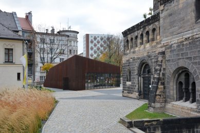 Cultural-Educational Center and Rosary Garden at the St. Hyacinth Church in Bytom - foto: Petr Šmídek, 2015