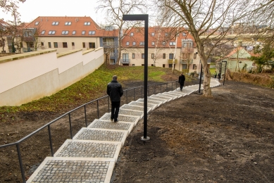 Schodišťové propojení v parku U Ježíška - foto: plzen.eu