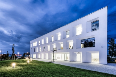 Business Center in Opole - foto:  Stanisław Zajączkowski