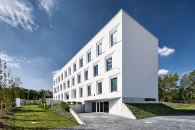 Business Center in Opole - foto:  Stanisław Zajączkowski