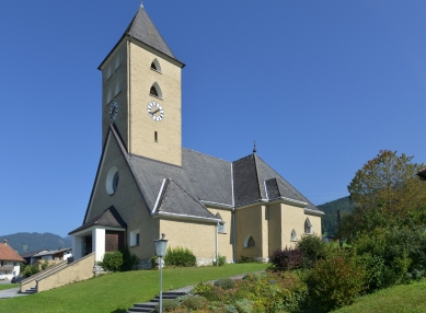 Rozšíření hřbitova a kaple ve Zwischenwasser - Farní kostel, který v letech 1921-23 navrhl tyrolský architekt Clemens Holzmeister