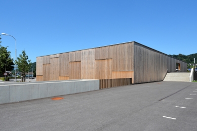 Secondary school with hall in Klaus - foto: Petr Šmídek, 2015