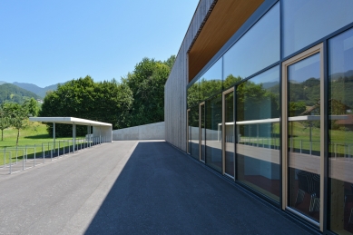 Secondary school with hall in Klaus - foto: Petr Šmídek, 2015