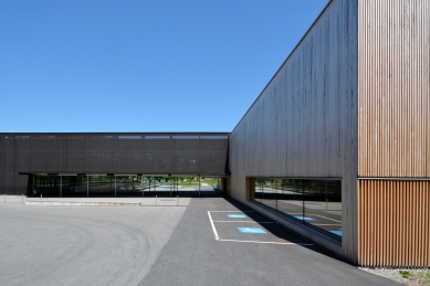 Secondary school with hall in Klaus - foto: Petr Šmídek, 2015