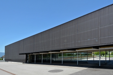 Secondary school with hall in Klaus - foto: Petr Šmídek, 2015