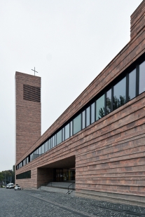 Katolický děkanský kostel sv. Trojice - foto: Petr Šmídek, 2015