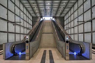 Wilhelm-leuschner-Platz station - foto: Petr Šmídek, 2015