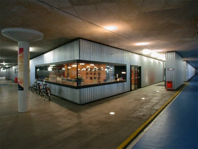 Breda Chassé Parking - foto: Petr Šmídek, 2003