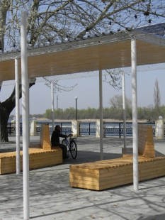 Pavilon na nábřeží Dněpru