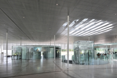 Louvre Lens  - foto: Petr Šmídek, 2016