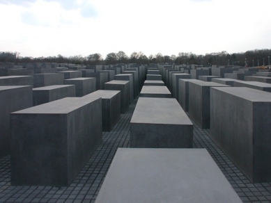 Holocaust-Mahnmal - pomník všem v Evropě zavražděným Židům - foto: Petr Šmídek, 2006