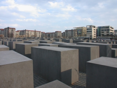 Holocaust-Mahnmal - pomník všem v Evropě zavražděným Židům - foto: Petr Šmídek, 2006