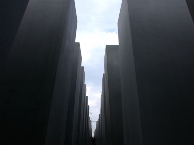 Holocaust-Mahnmal - pomník všem v Evropě zavražděným Židům - foto: Petr Šmídek, 2006