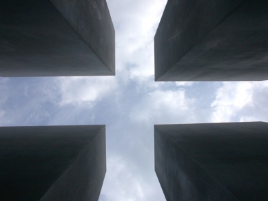 Holocaust-Mahnmal - pomník všem v Evropě zavražděným Židům - foto: Petr Šmídek, 2006