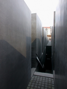 Holocaust-Mahnmal - pomník všem v Evropě zavražděným Židům - foto: Petr Šmídek, 2006