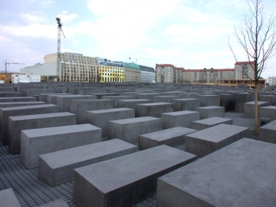 Holocaust-Mahnmal - pomník všem v Evropě zavražděným Židům - foto: Petr Šmídek, 2006