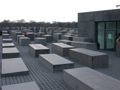 Holocaust-Mahnmal - pomník všem v Evropě zavražděným Židům - foto: Petr Šmídek, 2006