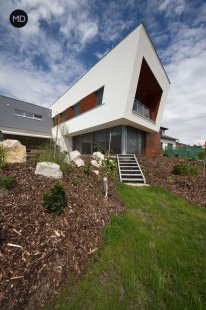 <h1>Family House on a Slope</h1> - foto: Jiří Ernest