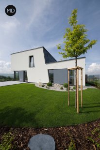 <html>
<body>
    <h1>Family House with a View in Beroun</h1>
</body>
</html> - foto: Jiří Ernest