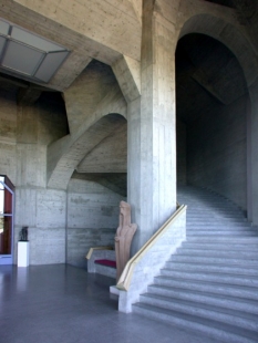 Goetheanum - foto: Petr Šmídek, 2003