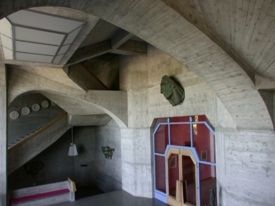 Goetheanum - foto: Petr Šmídek, 2003