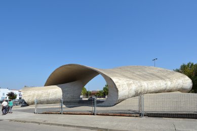 Autobusová zastávka Casar de Cáceres - foto: Petr Šmídek, 2018