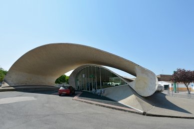 Autobusová zastávka Casar de Cáceres - foto: Petr Šmídek, 2018