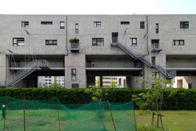 archiweb.cz - Void Space / Hinged Space Housing