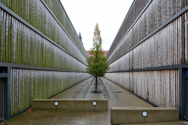 Parking Garage of the Leipzig Zoo  - foto: Petr Šmídek, 2016