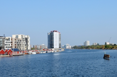 Metropolis apartment building - foto: Petr Šmídek, 2014