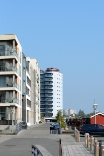 Metropolis apartment building - foto: Petr Šmídek, 2014