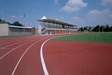 Tribuna městského stadionu Černá hora - foto: © architektonická kancelář Burian - Křivinka