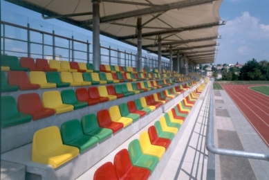 Tribuna městského stadionu Černá hora - foto: © architektonická kancelář Burian - Křivinka