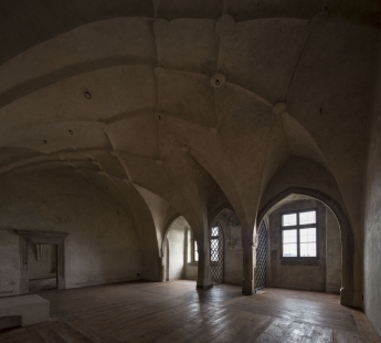 Obnova hradu Lipnice nad Sázavou - Interiér hlavního sálu s klenbou po obnově - foto: Ladislav Bezděk