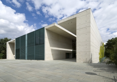 Krematorium Baumschulenweg - foto: Ester Havlová